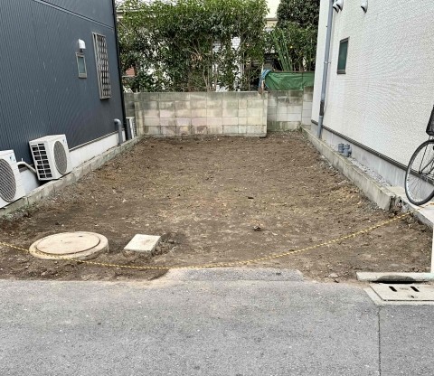 「隣の土地は借金してでも買え」は本当？｜隣地を買うメリット・注意点を解説