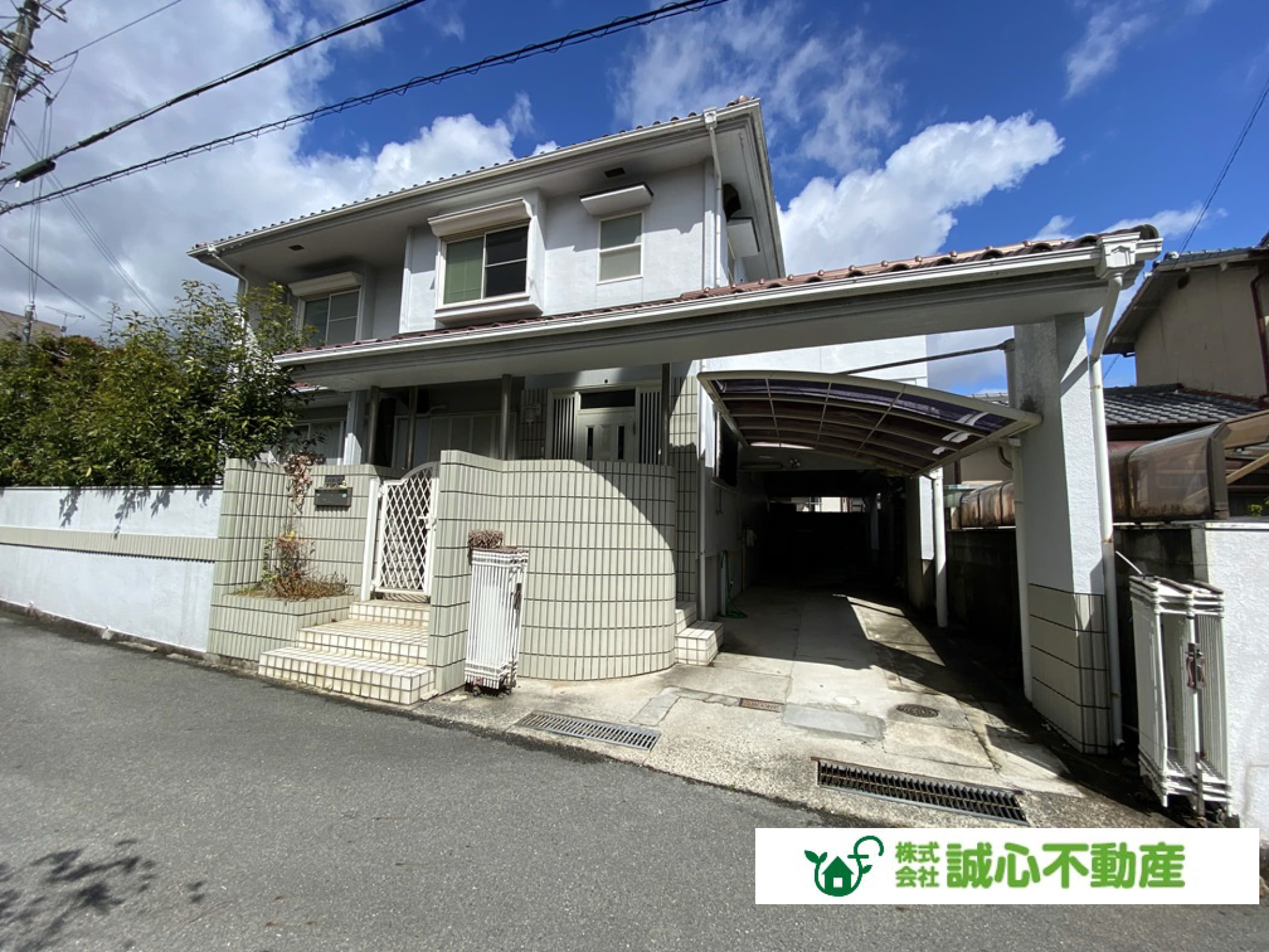 姫路市香寺町須加院　仁豊野駅徒歩8分の好立地に、部屋数豊富なゆとりの8DK！香呂南小学校まで徒歩7分と、子育て世代にも嬉しい住環境です♪再建築可能なため将来的な建て替えや、リフォームの自由度が高い物件です。