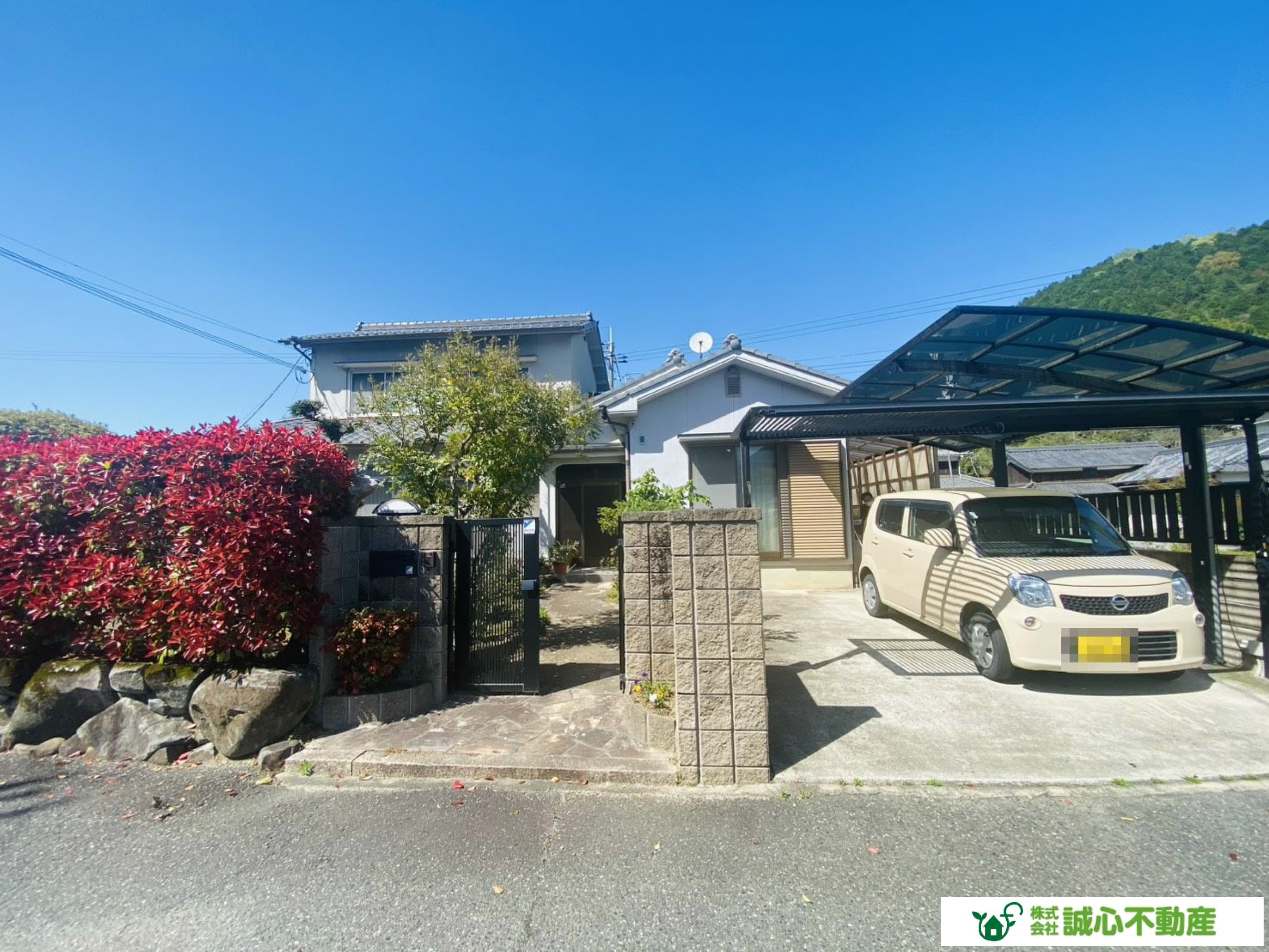 姫路市夢前町塚本　自然豊かな静かで落ち着いた住環境です。家族の多いご家庭や二世帯にも対応できるゆとりの間取り♪広いお庭で家庭菜園やガーデニングなど楽しめます。