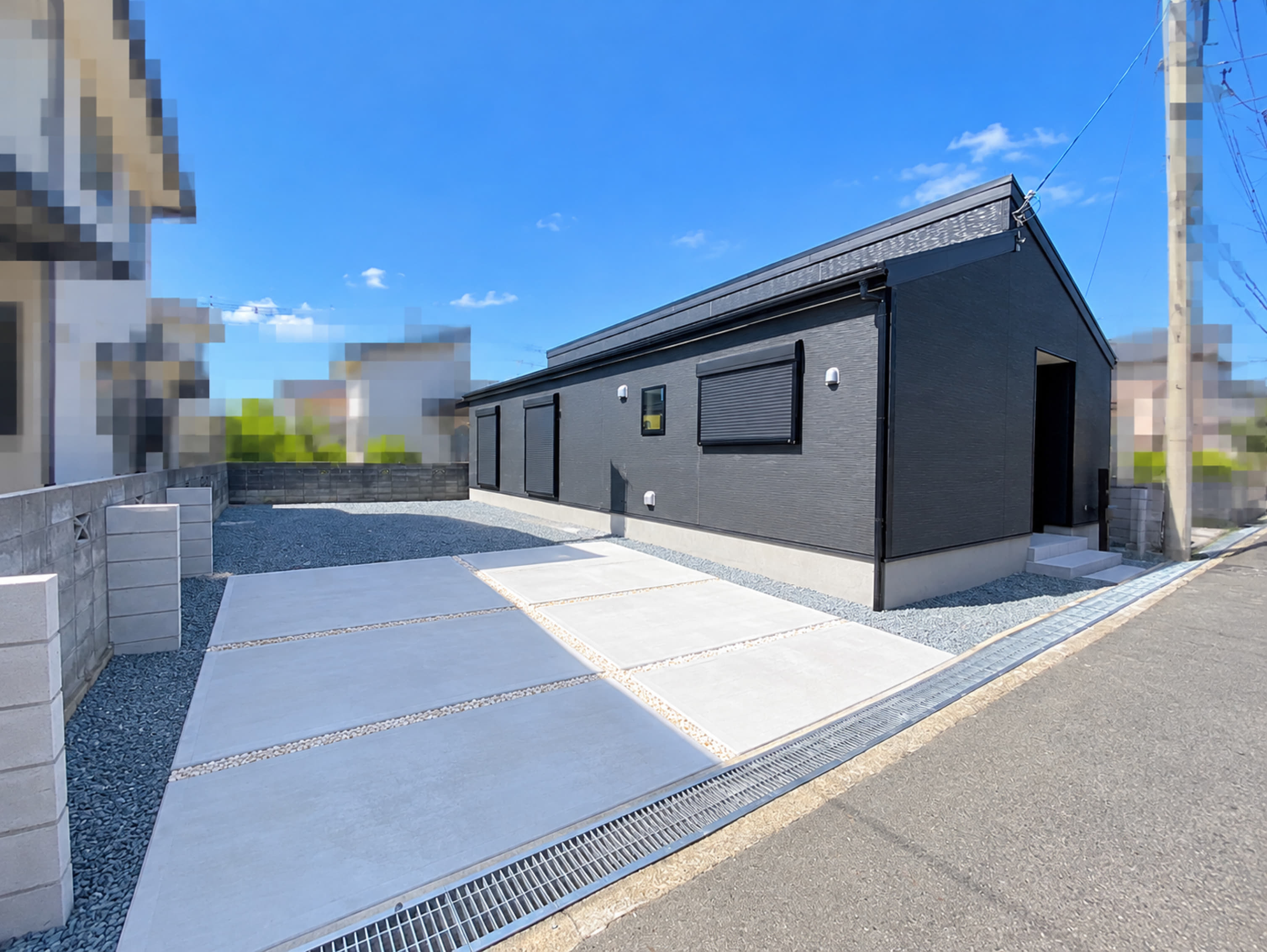 加古川市新神野6期　全1区画【1号棟】平屋建ての4LDK住宅！南向きの明るいLDKに、ウォークインクローゼット2ヶ所をはじめ、玄関可動棚など収納スペースも充実しています。小学校まで徒歩4分、スーパーやコンビニも徒歩10分圏内と、子育て世帯にも暮らしやすい住環境です♪
